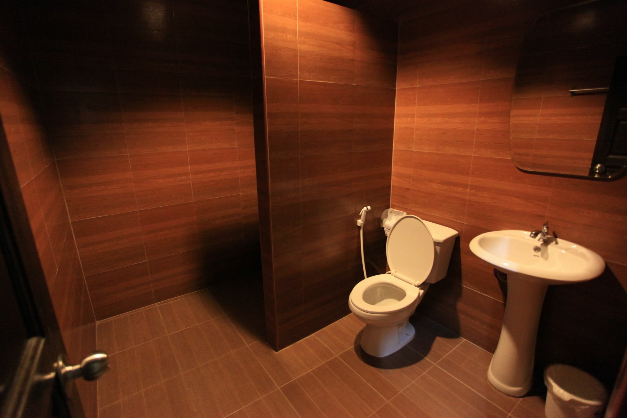 Room Place Chumpon Extérieur photo