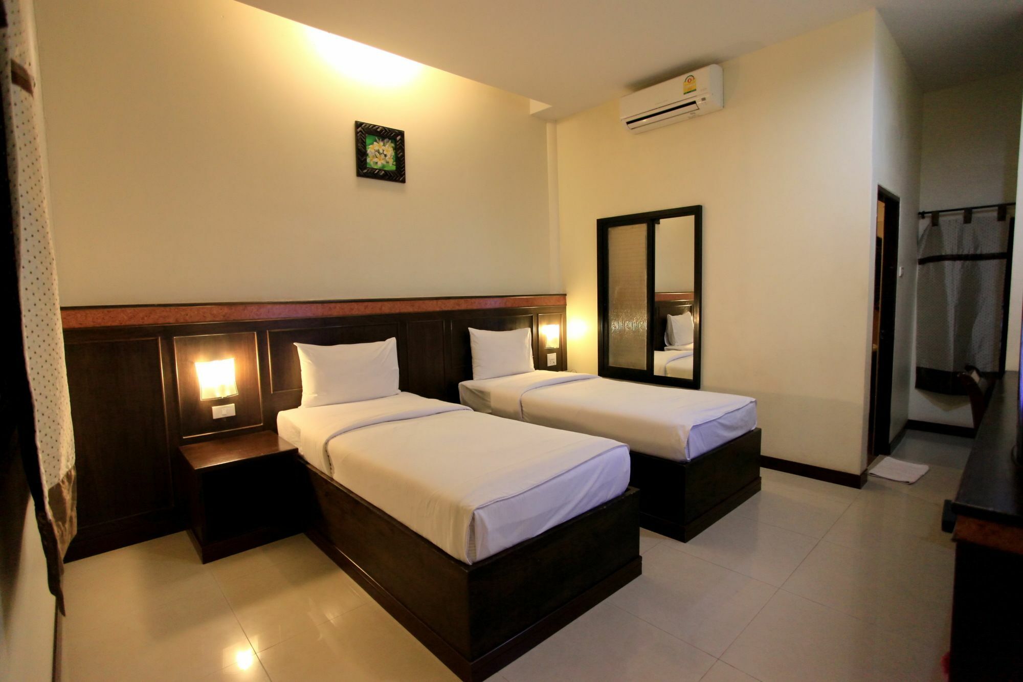 Room Place Chumpon Extérieur photo